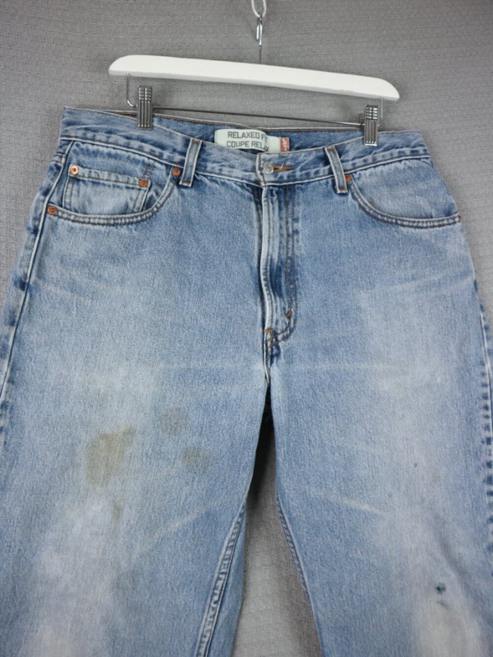 Levi's Relaxed Fit Light Wash Denim Jeans Vintage 35x27.5 - Picture 3 of 9